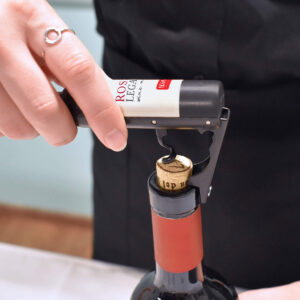 tire bouchon décapsuleur en forme de bouteille de vin legami (1) (1)