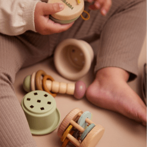 valisette-4-jouets-sensoriels-en-bois-filibabba (3)