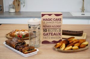 MAGIC CAKE 10 RECETTES DE GÂTEAUX FACILES shaker 12