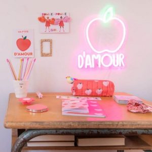 34953 Neon à led mural pomme d'amour .1jpg