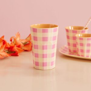 Tasse à café rose imprimé damier de la marque rice