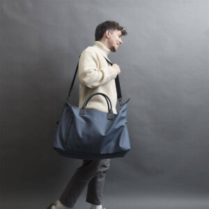 45-1F-070 sac de voyage newport noir et bleu marine simili (1) (1)